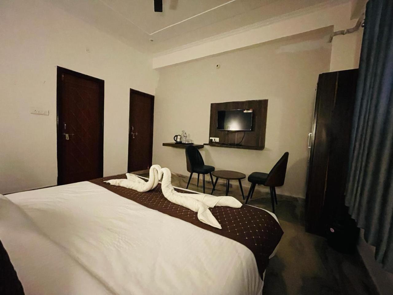 Allāhābād Junction Hotel Sangam View מראה חיצוני תמונה