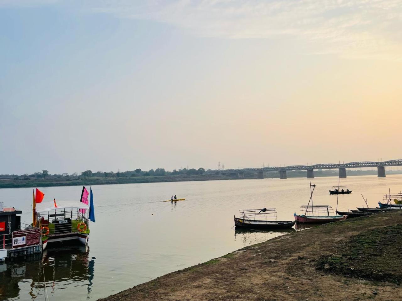 Allāhābād Junction Hotel Sangam View מראה חיצוני תמונה