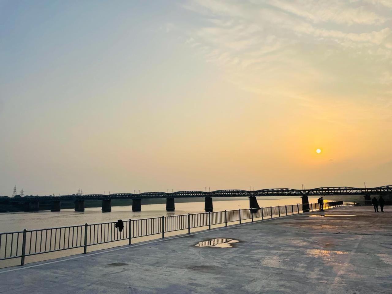 Allāhābād Junction Hotel Sangam View מראה חיצוני תמונה