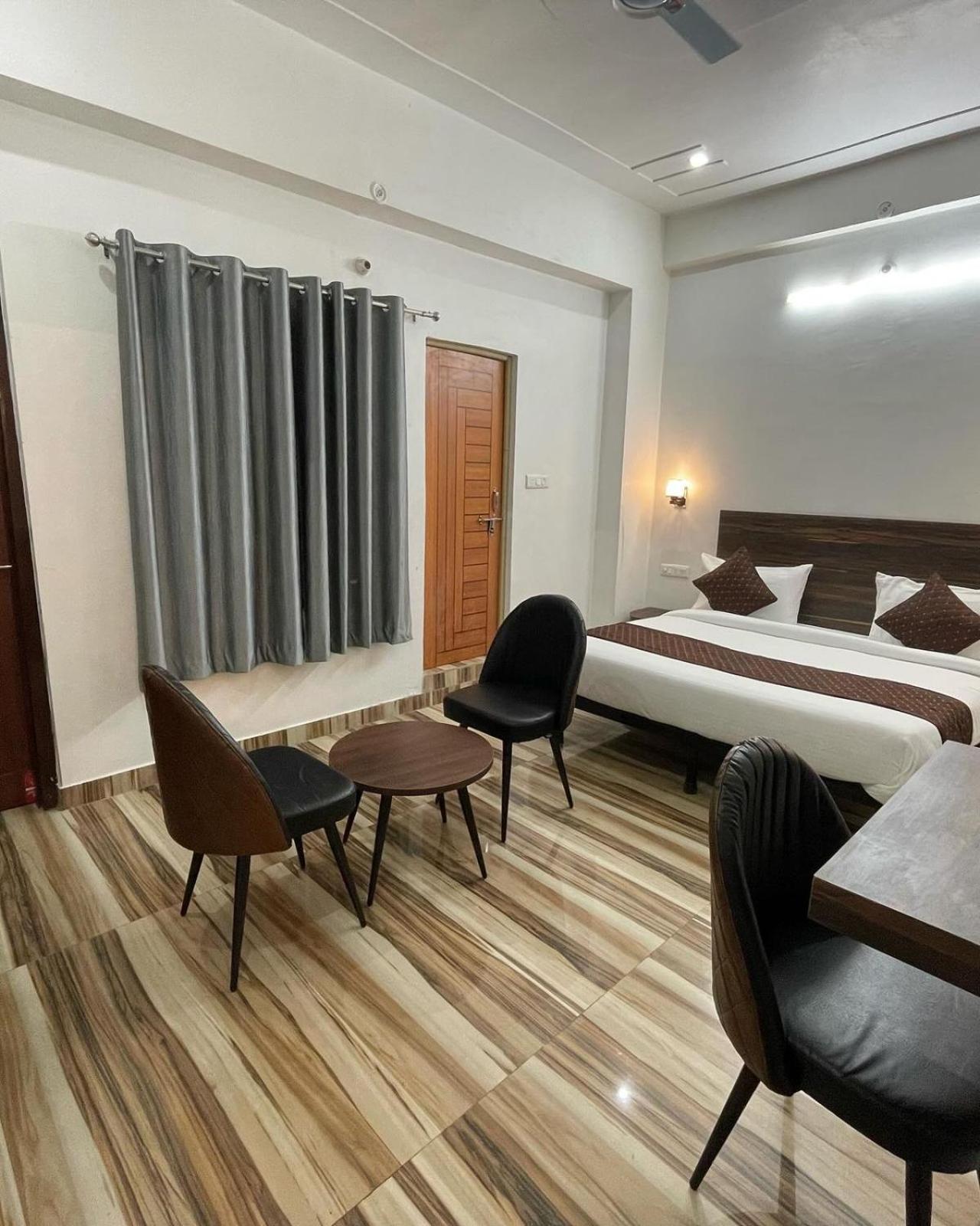 Allāhābād Junction Hotel Sangam View מראה חיצוני תמונה